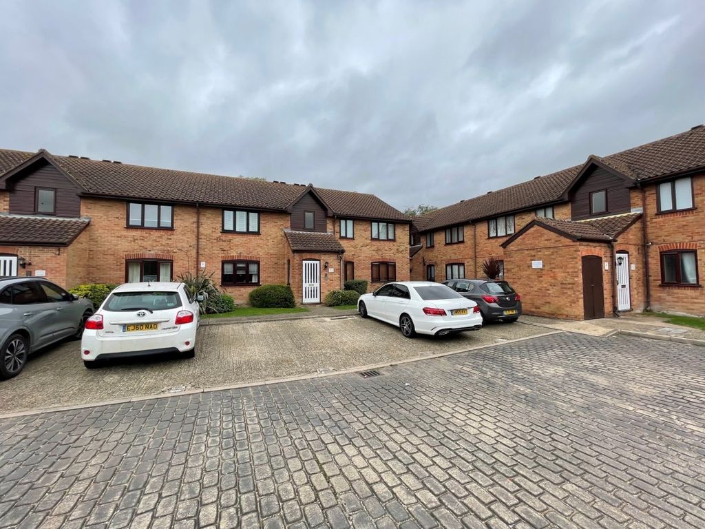 Studio to rent in Godwin Close, Sewardstone Road, London E4 Zoopla