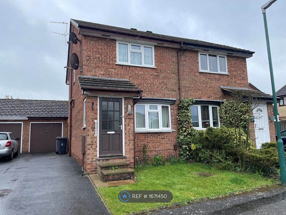 2 bed semidetached house to rent in Evesham Close, Bournemouth BH7