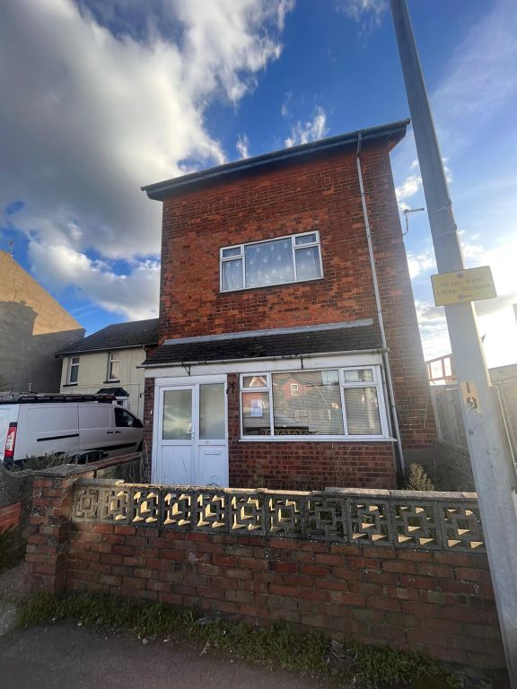 4 bed semidetached house for sale in Wainfleet Road, Skegness PE25