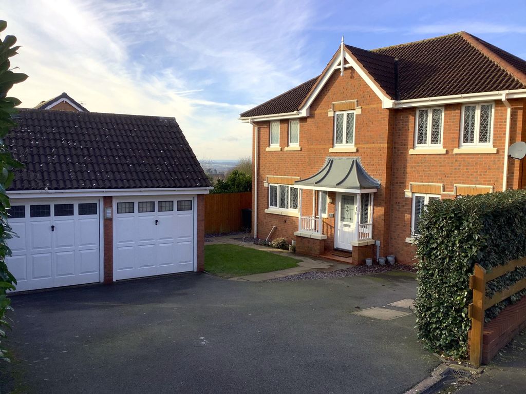 4 bed detached house for sale in Breadsall Close, Bretby On The Hill