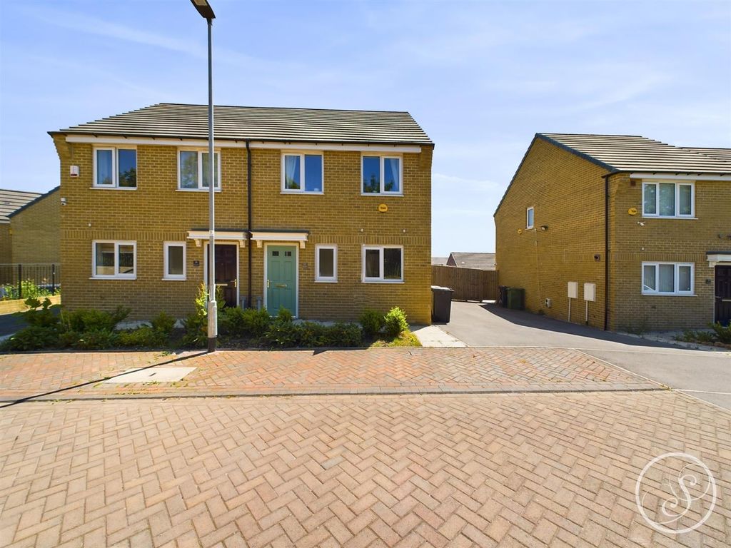 3 bed semidetached house for sale in Blencartha Crescent, Leeds LS9