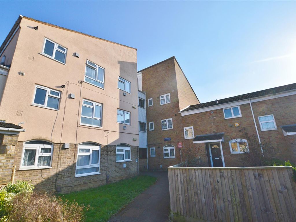1 bed flat for sale in Pennine Road, Slough, Slough SL2 Zoopla
