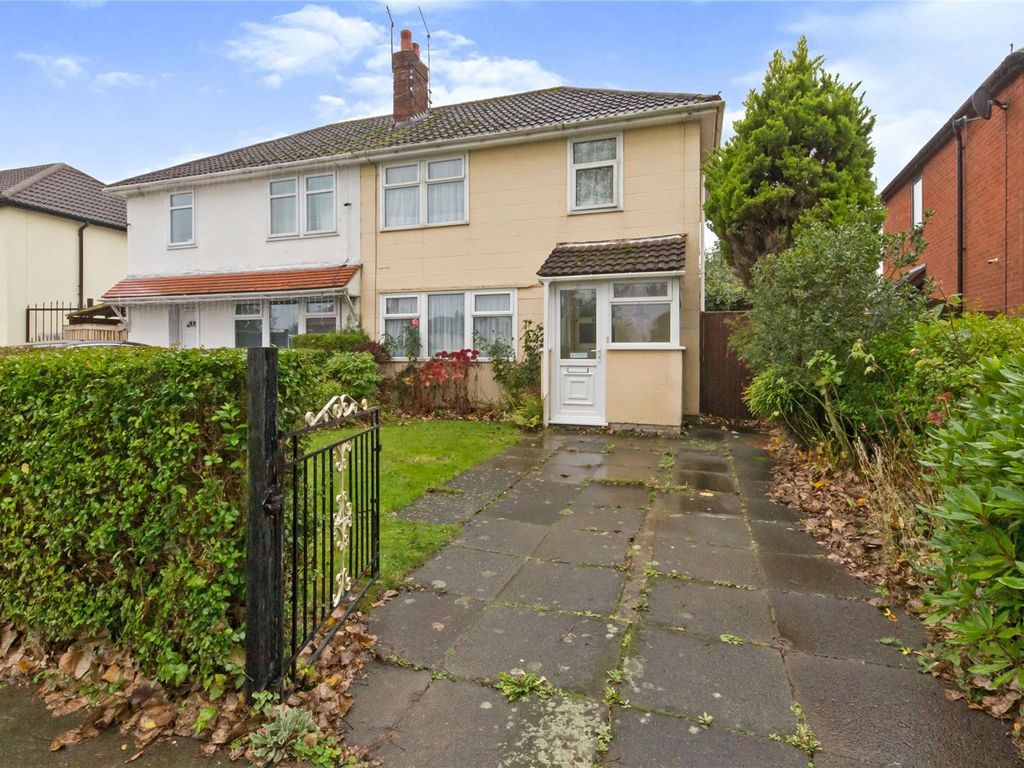3 bed semidetached house for sale in Adlington Road, Crewe CW2, £
