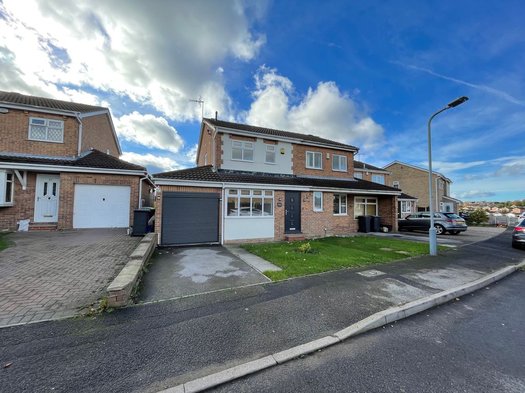 3 bed semidetached house to rent in Acorn Avenue, Giltbrook