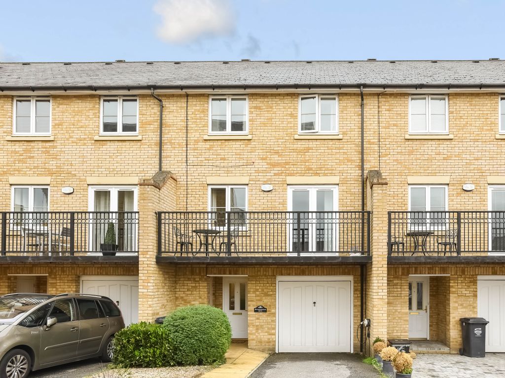 4 bed town house to rent in Sandringham Drive, Dartford DA2 Zoopla