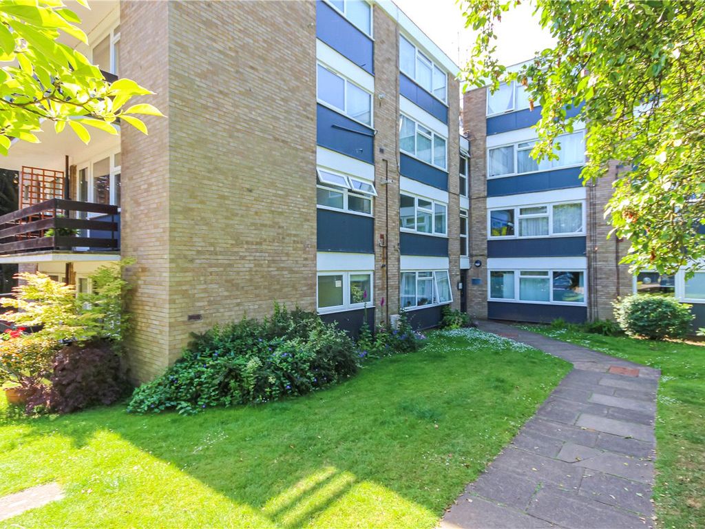 2 bed flat for sale in Abbots Park, St. Albans, Hertfordshire AL1 Zoopla