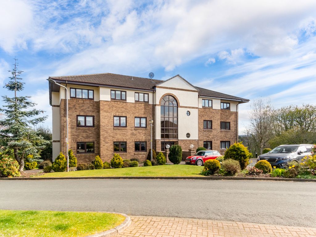 3 bed flat for sale in Ravenscourt, Thorntonhall, Glasgow G74, £365,000