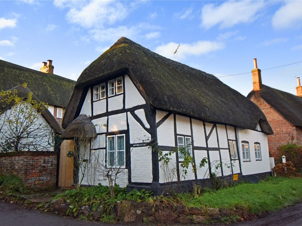 3 bed cottage for sale in Wootton Rivers, Marlborough, Wiltshire SN8, £