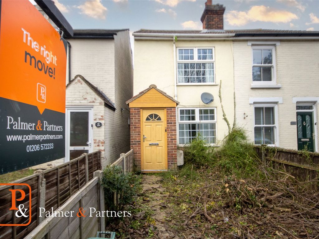 3 bed semidetached house for sale in London Road, Colchester, Essex