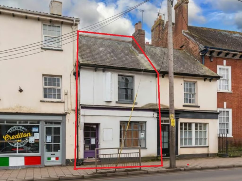 Retail premises to let in High Street, Crediton EX17, £8,580 pa Zoopla