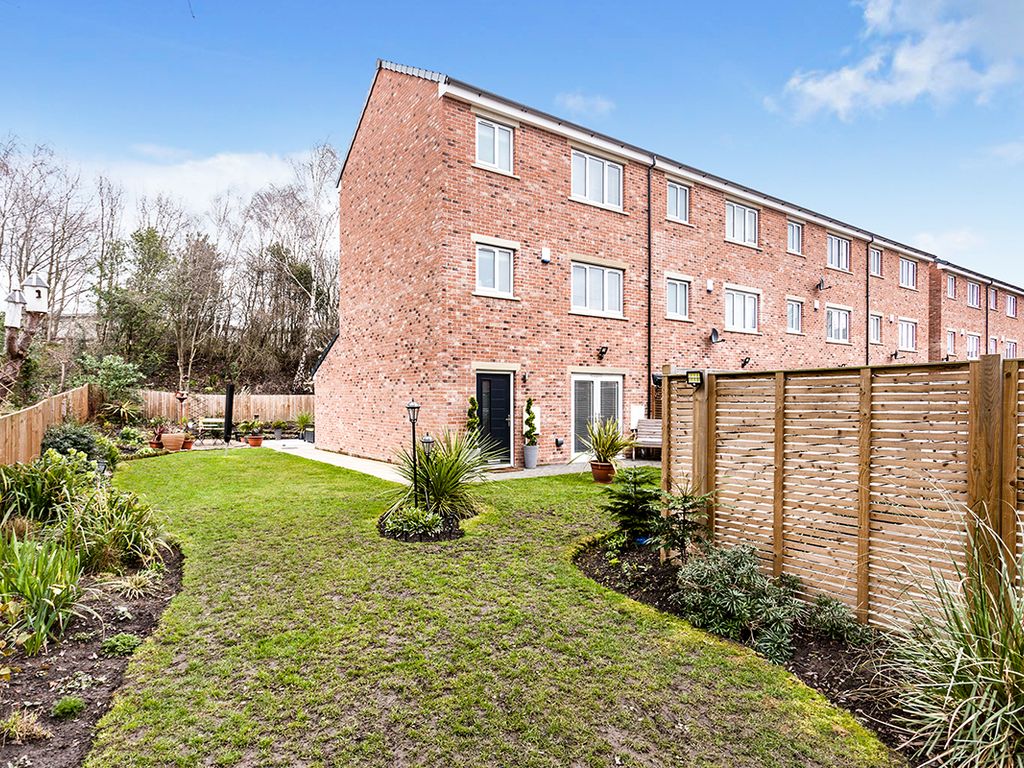 3 bed end terrace house for sale in Church Grove, Altofts, Normanton