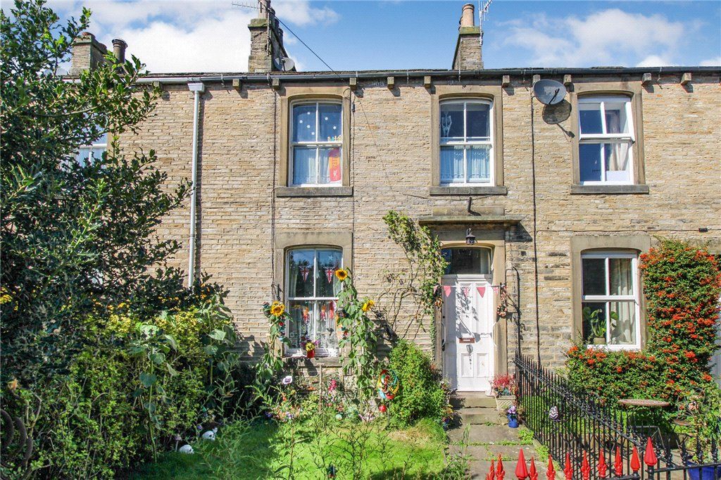 3 bed terraced house for sale in West Street, Gargrave, Skipton, North