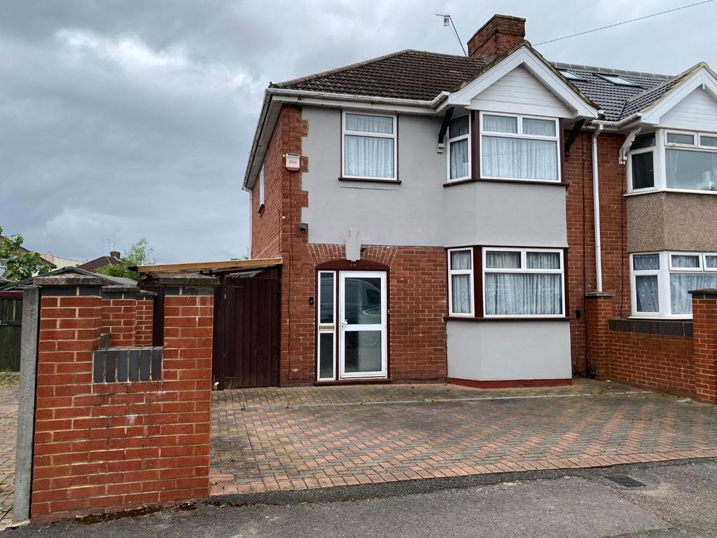 3 bed semidetached house for sale in Berwick Avenue, Hayes UB4, £