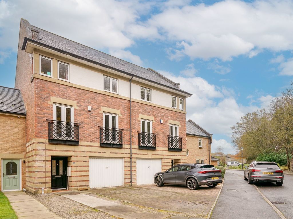 3 bed town house for sale in Threadfold Way, Bromley Cross, Bolton BL7