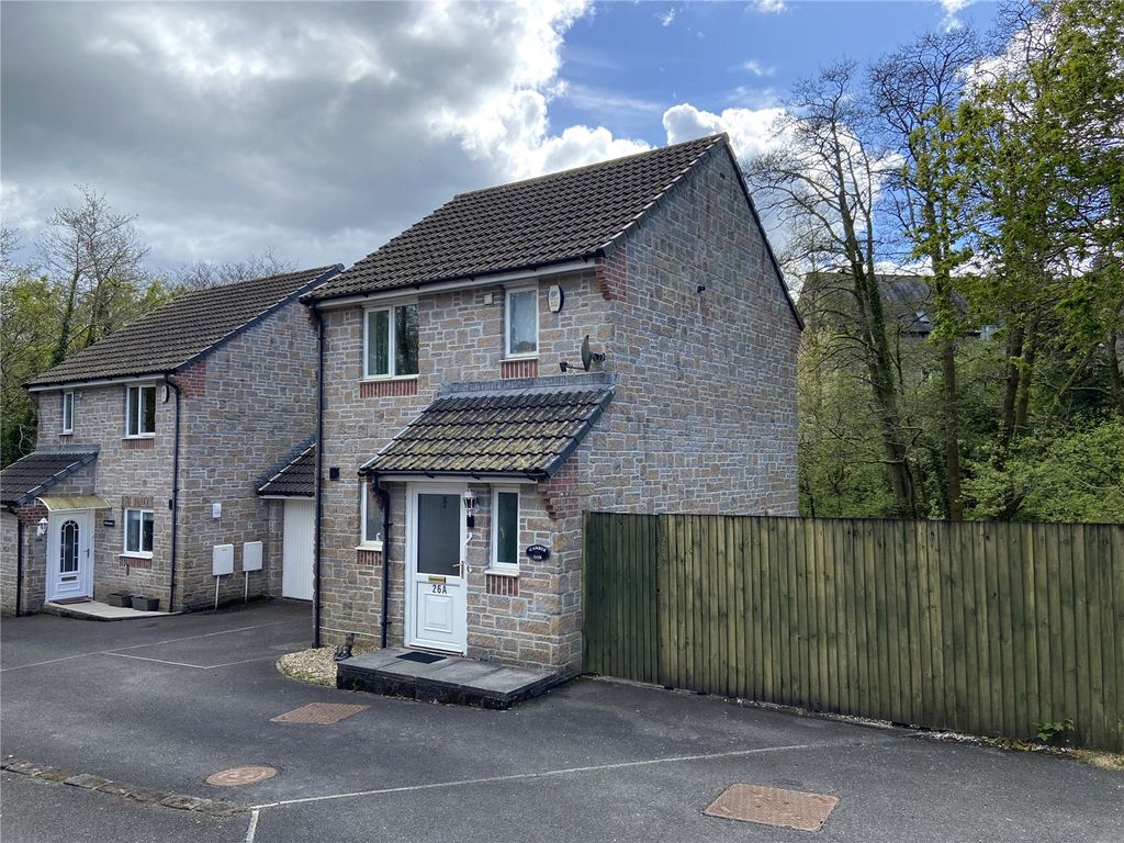 2 bed link detached house for sale in Oaklands Road, Liskeard, Cornwall