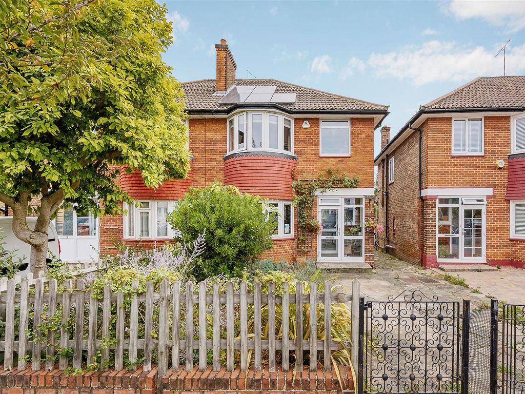 3 bed property for sale in St. Dunstans Avenue, London W3 Zoopla