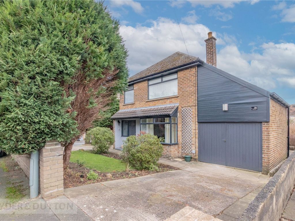 3 bed detached house for sale in Leafield Avenue, Longwood