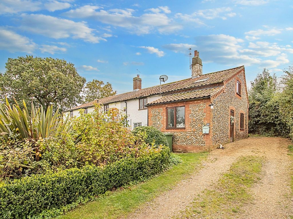 4 bed cottage for sale in The Street, West Raynham, Fakenham NR21, £