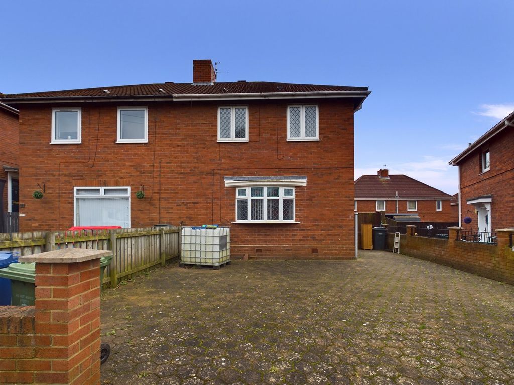3 bed semidetached house for sale in Almond Crescent, Gateshead, Tyne