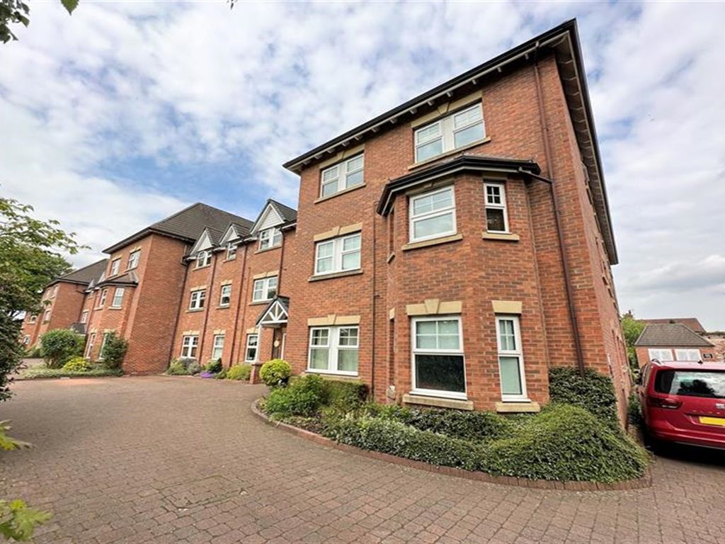 2 bed flat for sale in Wellington Court, Wellington Road, Timperley