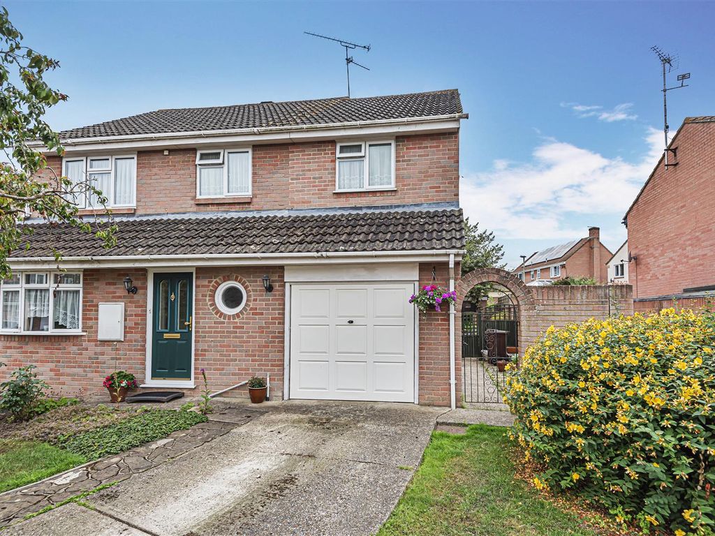 Kestrel Way Wokingham, Berkshire RG41  