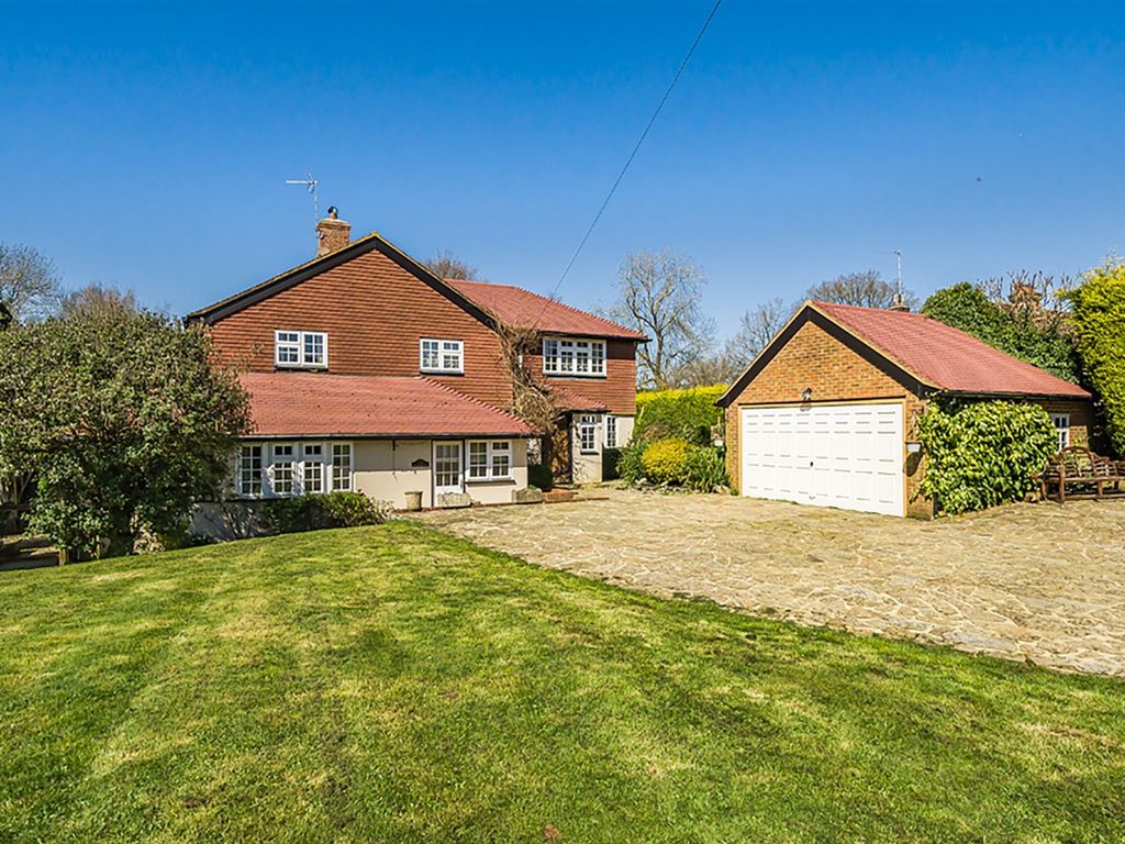 4 bed detached house for sale in Gingerburys, Cox Green, Rudgwick