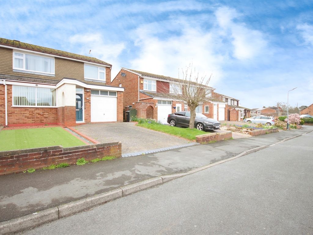 3 bed semidetached house for sale in John Simpson Close, Wolston