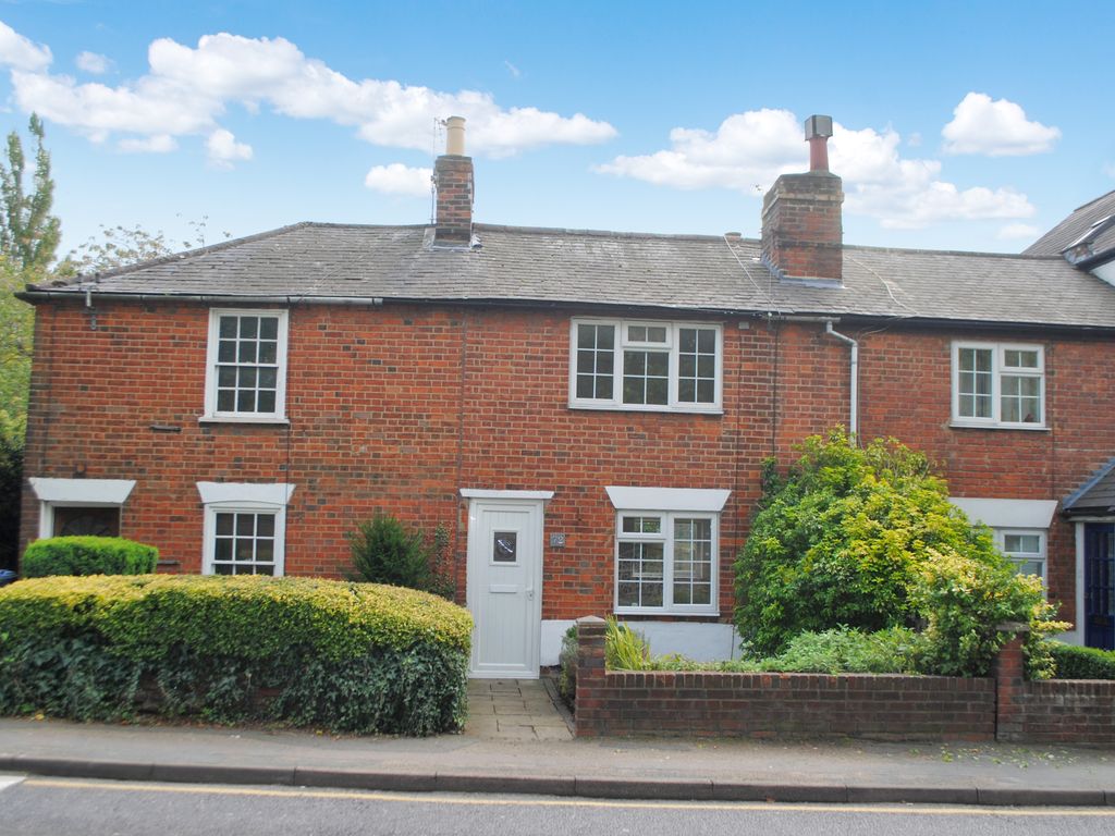 2 bed terraced house to rent in Dunmow Road, Stortford, Herts
