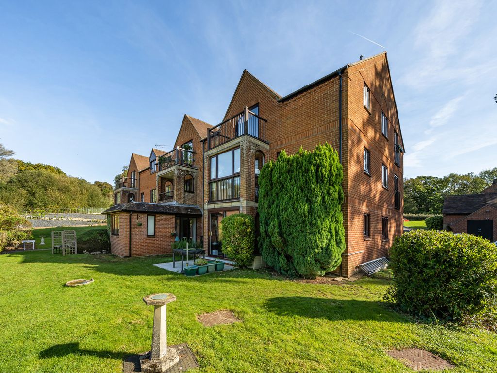 2 bed flat for sale in Eynsham Road, Farmoor, Oxford, Oxfordshire OX2
