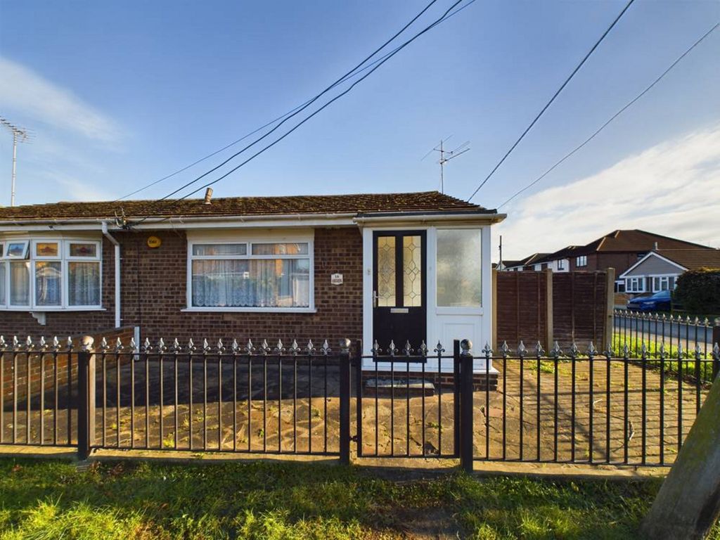 1 bed semidetached bungalow for sale in Thelma Avenue, Canvey Island