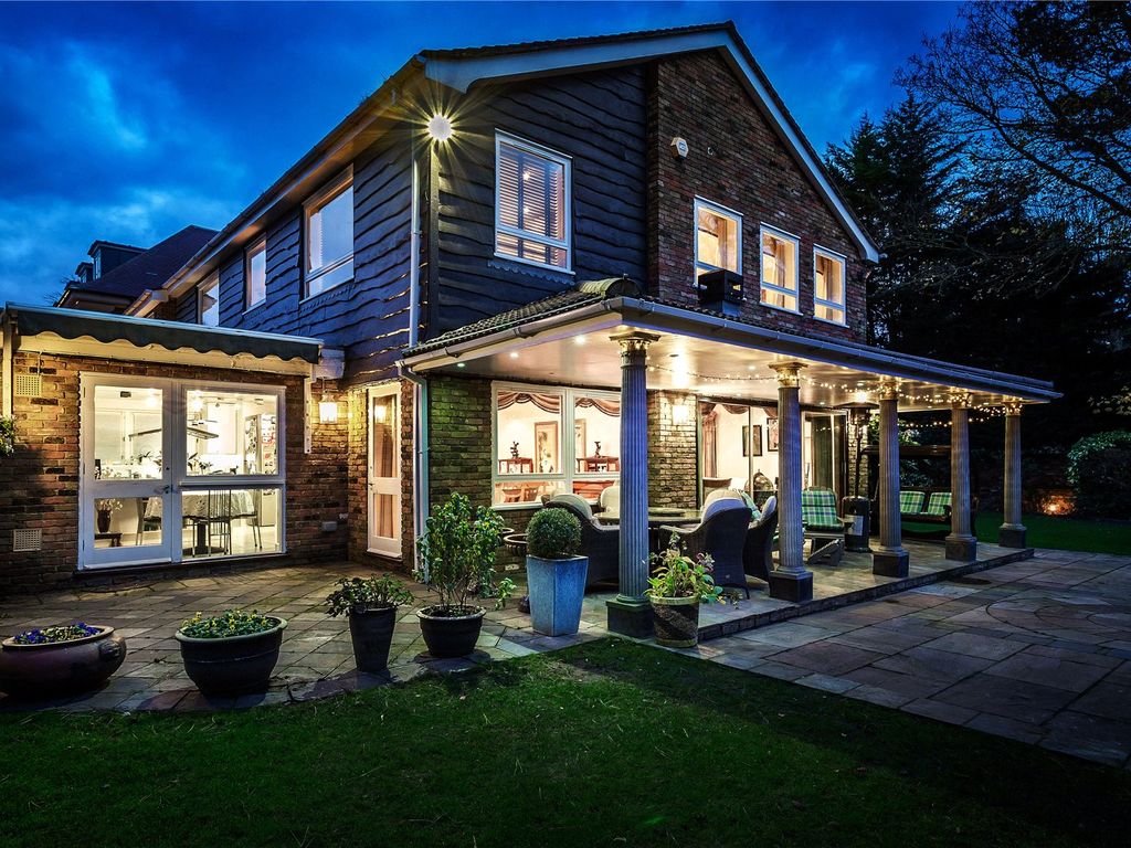 5 bed detached house for sale in Stoke Road, KingstonUponThames