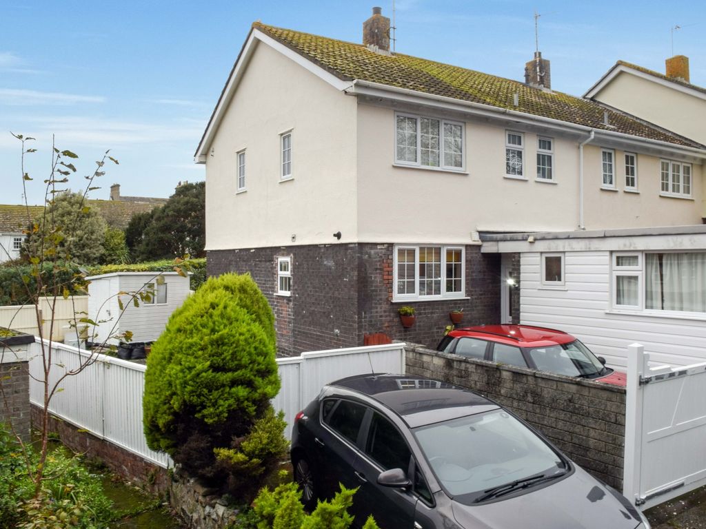 3 bed end terrace house for sale in Penlee Manor Drive, Penzance