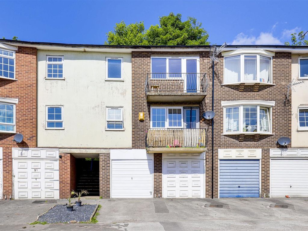 2 bed flat for sale in Oakdale Road, Carlton, Nottinghamshire NG4 Zoopla