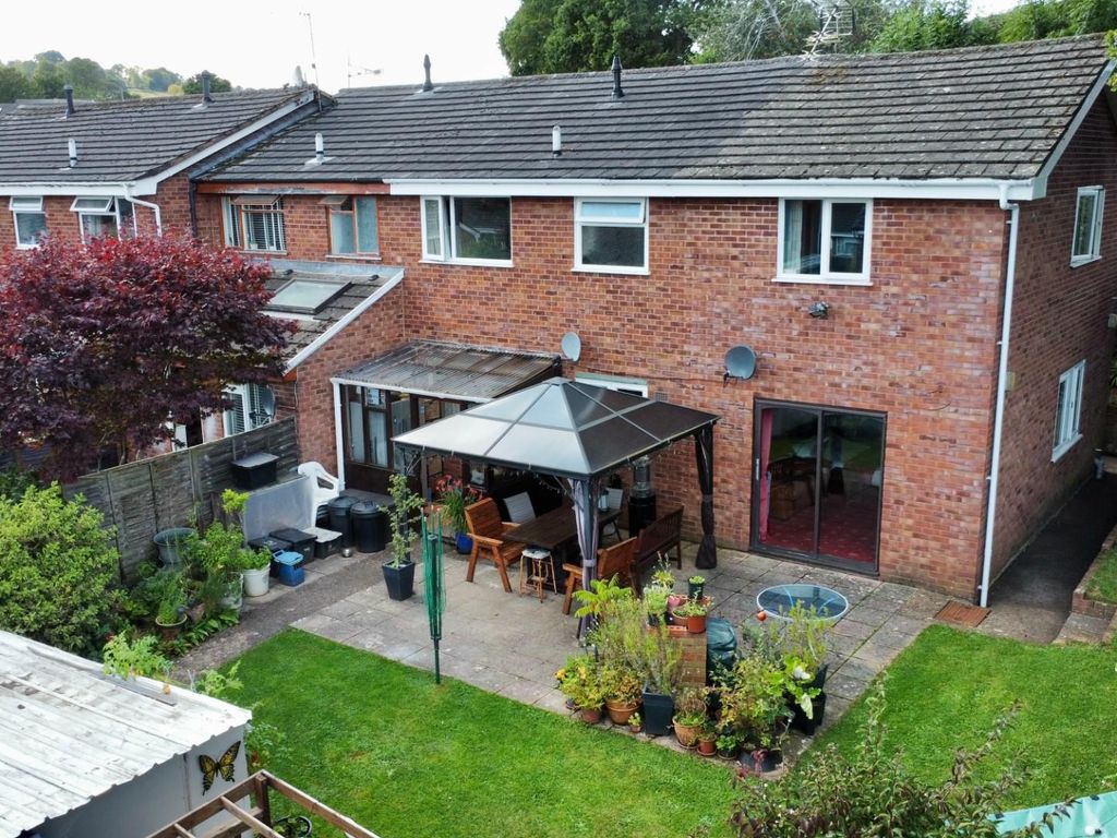 5 bed end terrace house for sale in Bonville Crescent, Tiverton EX16, £