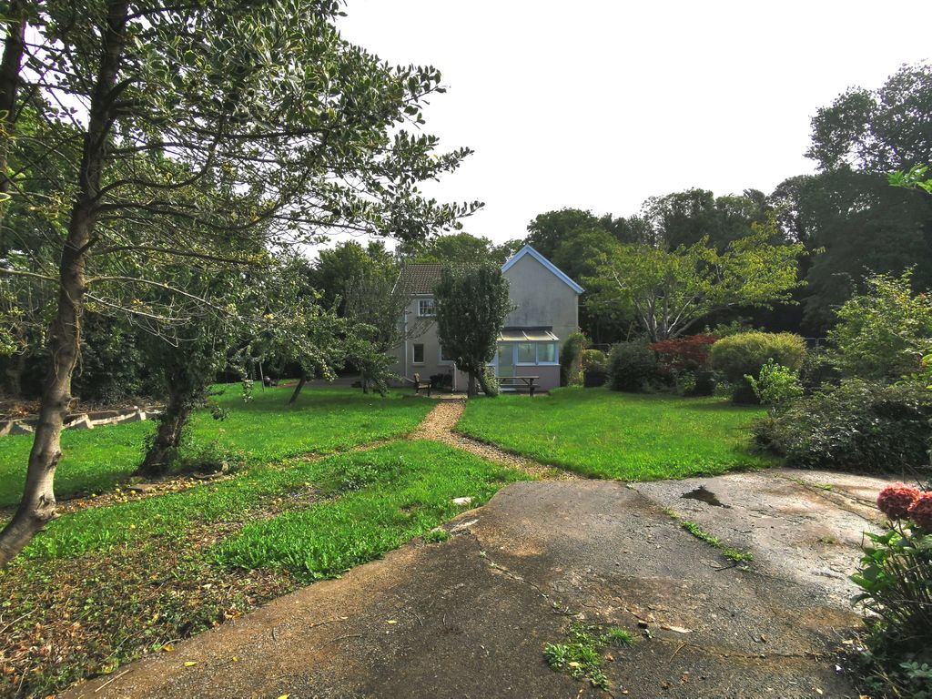 4 bed detached house for sale in Pyle Road, Bridgend CF33, £325,000