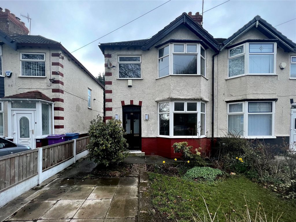 3 bed semidetached house to rent in Vale Road, Woolton, Liverpool