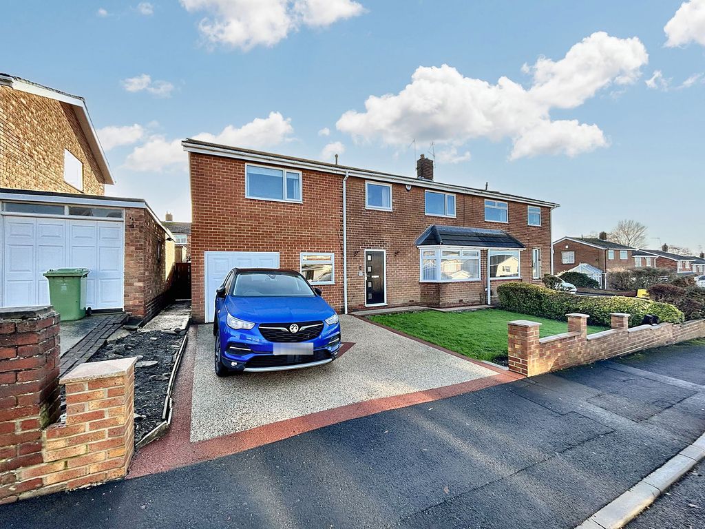 4 bed semidetached house for sale in Riding Lea, Winlaton, BlaydonOn