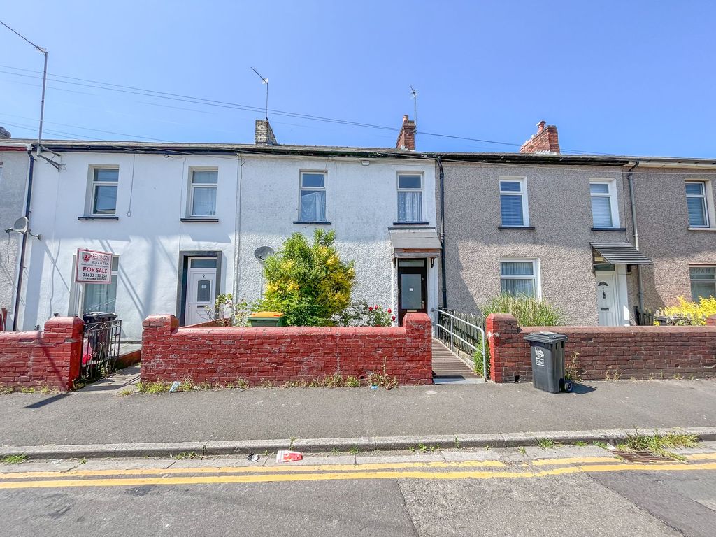 3 bed terraced house for sale in Fairoak Terrace, Newport NP19, £