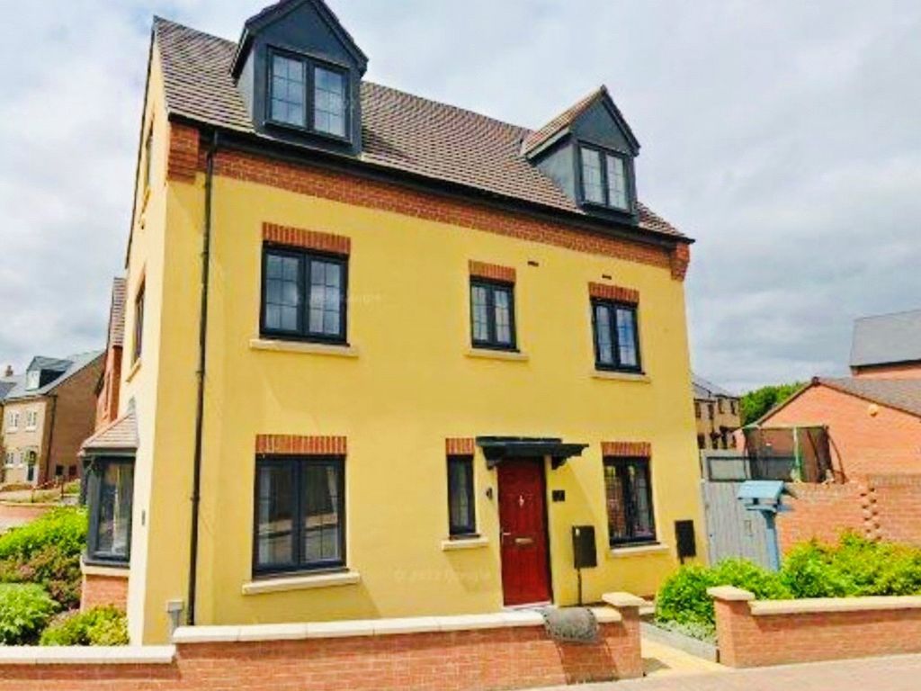 4 bed semidetached house for sale in New Meadow Road, Lightmoor