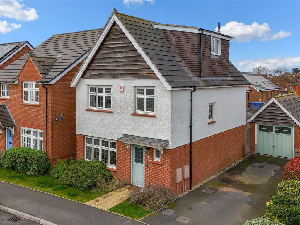 5 bed detached house for sale in Moorbridge Road, Moulton, Northampton