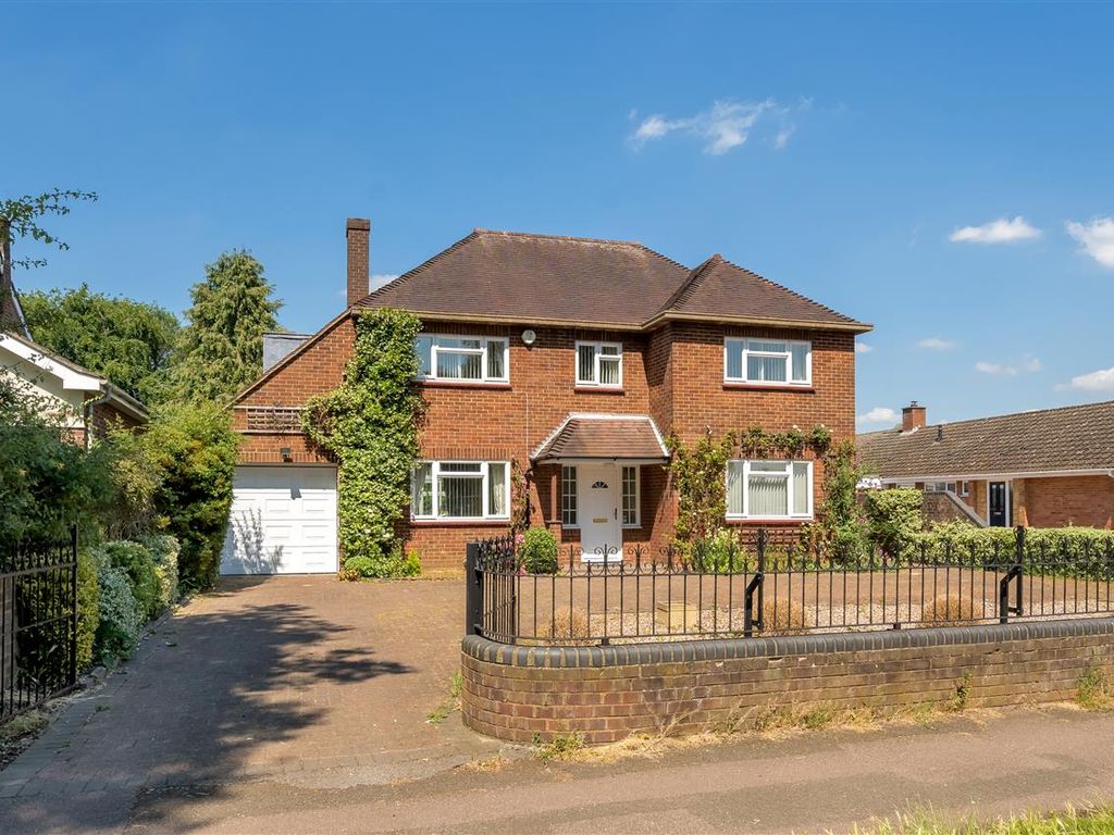 4 bed detached house for sale in Polhill Avenue, Bedford MK41, £725,000