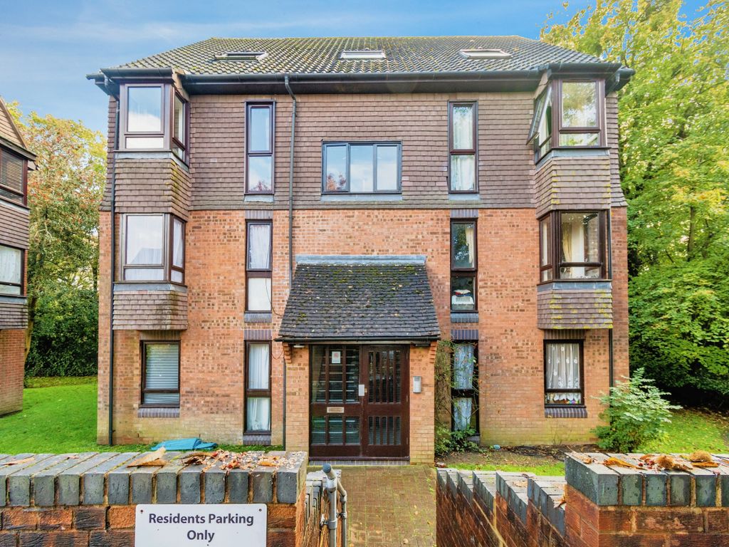 1 bed flat for sale in Tremona Road, Southampton, Hampshire SO16, £