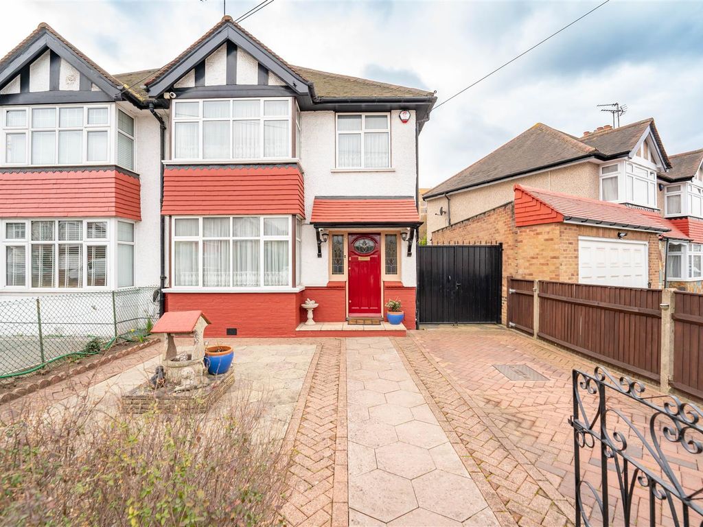 3 bed semidetached house for sale in Silverdale Gardens, Hayes UB3