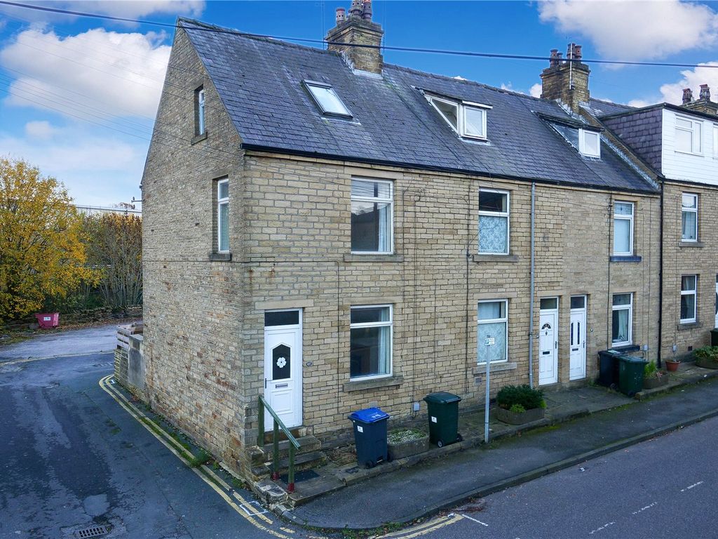 2 bed end terrace house for sale in Dockfield Road, Shipley, West
