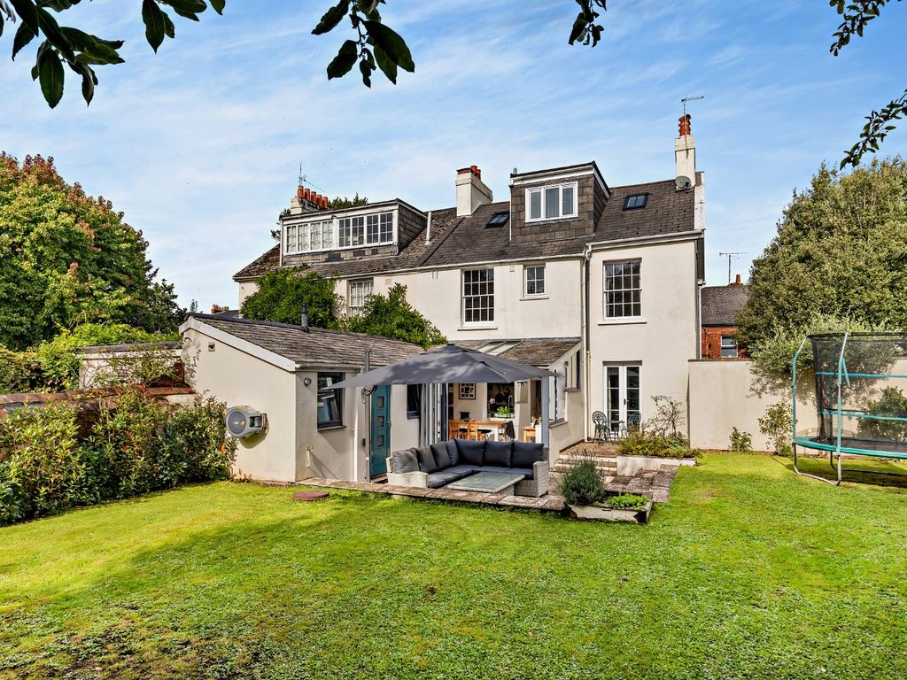 4 bed semidetached house for sale in Magdalen Road, St Leonards