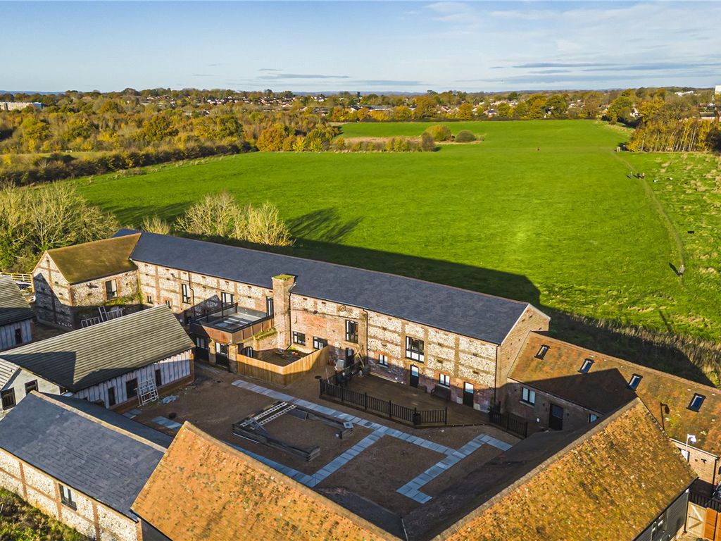 The Barns, Hemel Hempstead, Hertfordshire HP3  