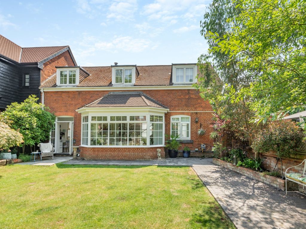 3 bed terraced house for sale in Sutherland Grange, Maidenhead Road