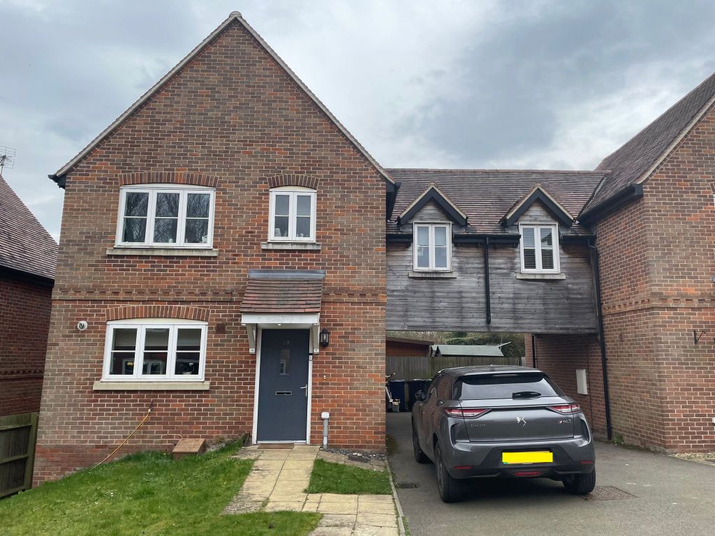 3 bed link detached house for sale in Lapraik Grove, Chalfont St. Giles