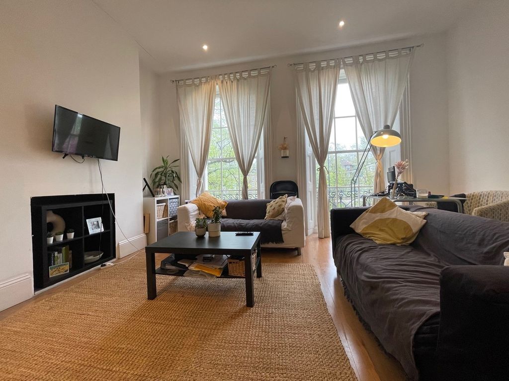 2 bed flat to rent in Brixton Road, Oval, London SW9 Zoopla