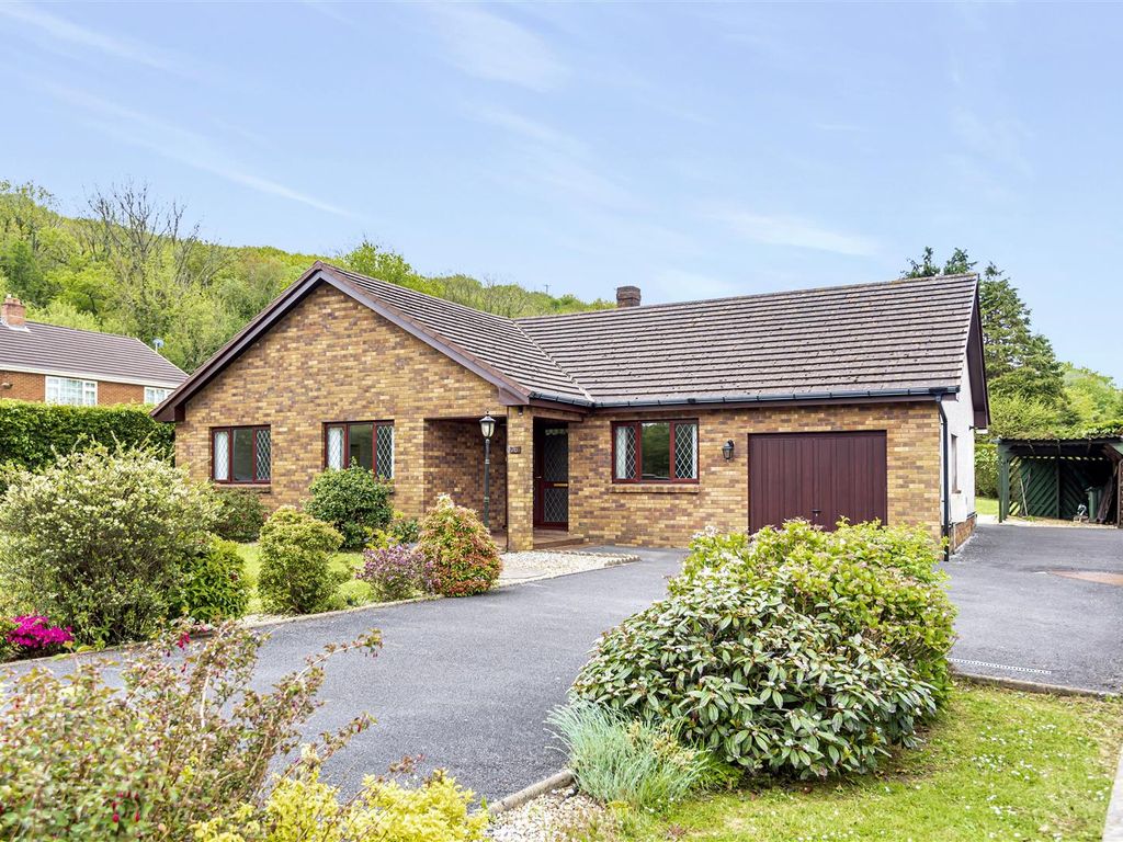3 bed detached bungalow for sale in Heol Llanelli, Trimsaran, Kidwelly